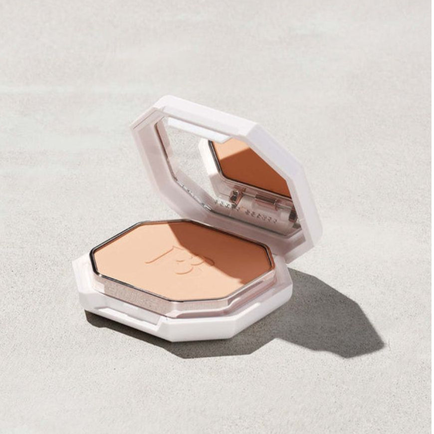 Fenty Beauty Pro Filt'r Soft Matte Powder Foundation.