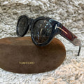 lentes de sol Tom Ford modelo FT1212 LUCINDA 01A en color Shiny Black.